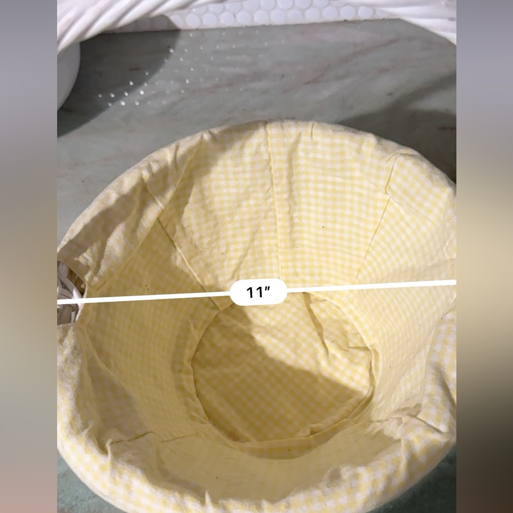 Pottery Barn Kids White basket with yellow Gingham Liner NO NAME - Picture 5 of 6